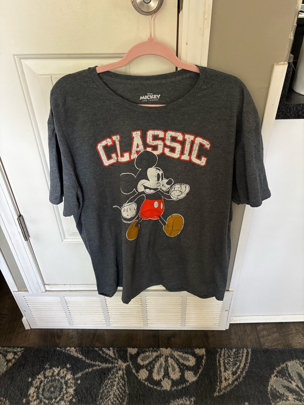 Mens Mickey Tshirt Size XL